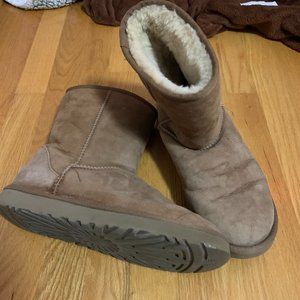light brown uggs size 8